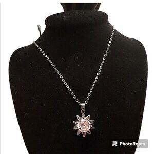 Starburst Crystal Rhinestone NWOT Necklace